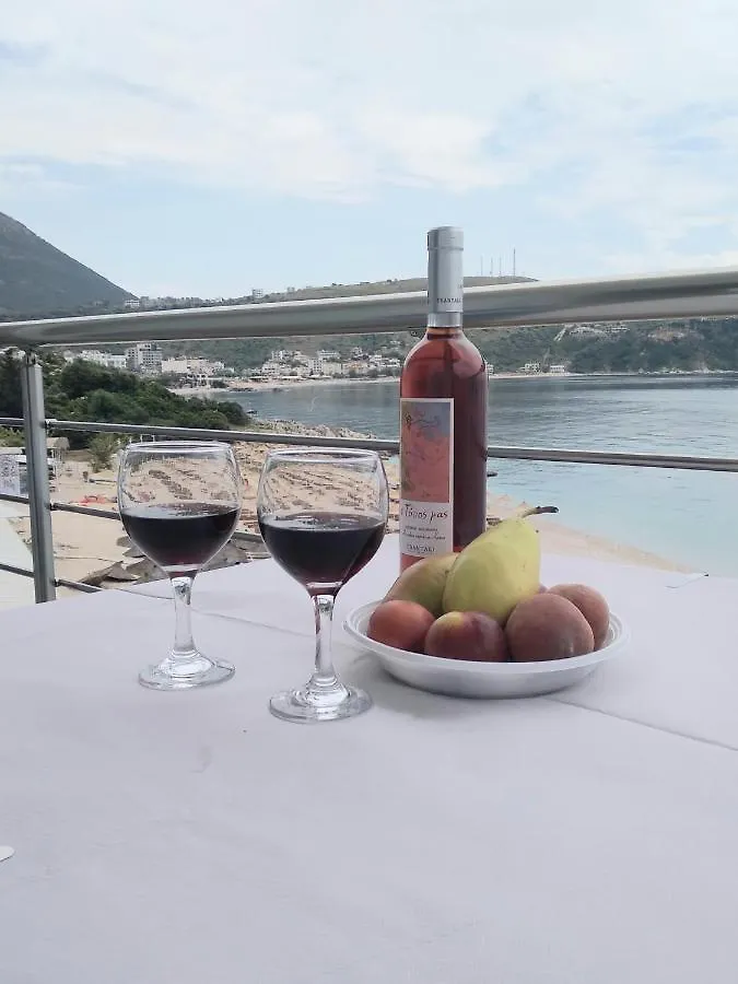 Nadim Rooms Himare 0*,  Albania